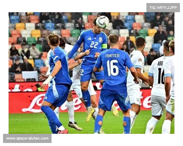 以色列球员多尔-佩雷茨梅开二度助球队逆袭战胜意大利