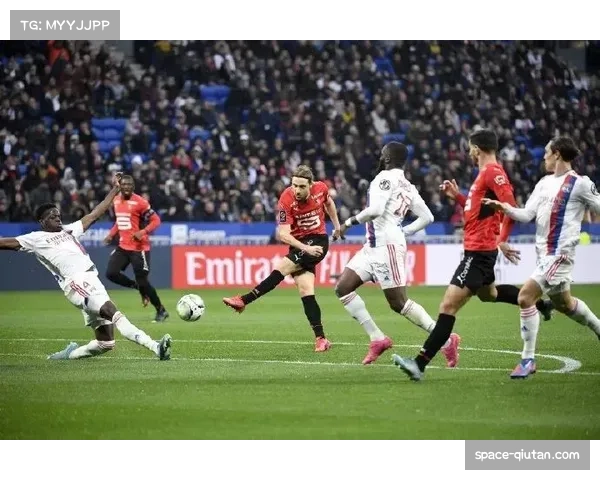 法甲:里昂3-2马赛,在最后十分钟连入两球完成惊天逆转 法甲:里昂3-2马赛,在最后十分钟连入两球完成惊天逆转